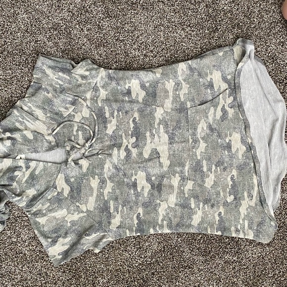 NWOT Camo Tunic hoddie - Picture 2 of 3